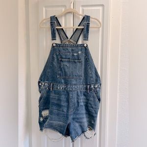 WILD FABLE DISTRESSED OVERALL SHORTS